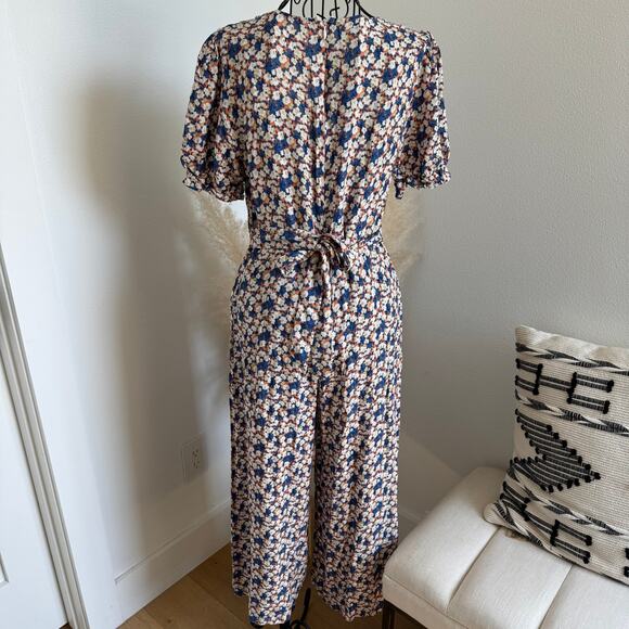Slide Show Blue Floral Wide Leg Short Puff Sleeve Belted Cropped Jumpsuit Sz 10 - Picture 3 of 10